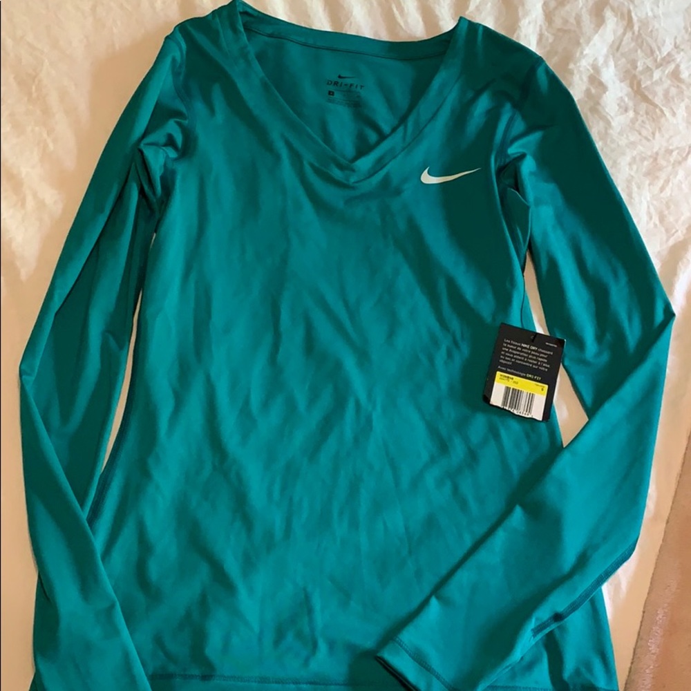 Nike dri-fit long sleeve workout top